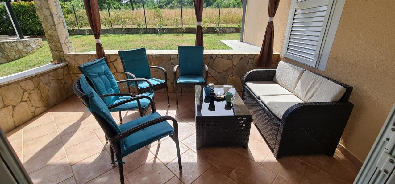 Sunny Garden Villa With Pool Loborika Dış mekan fotoğraf